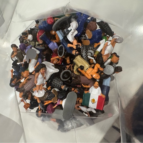 Colorful Figurine Collection - Picture 5 of 7